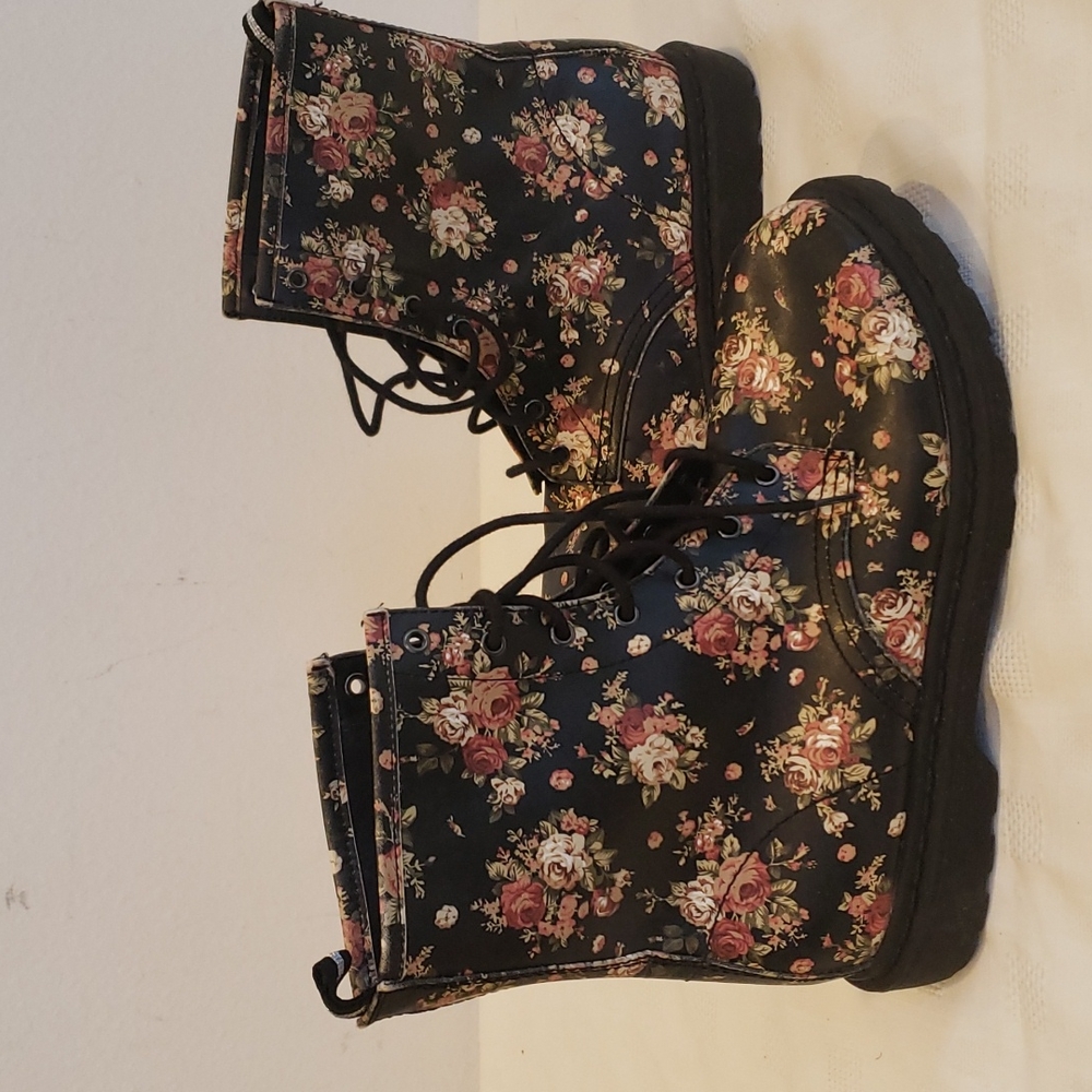 ADORABLE Floral Combat Boots